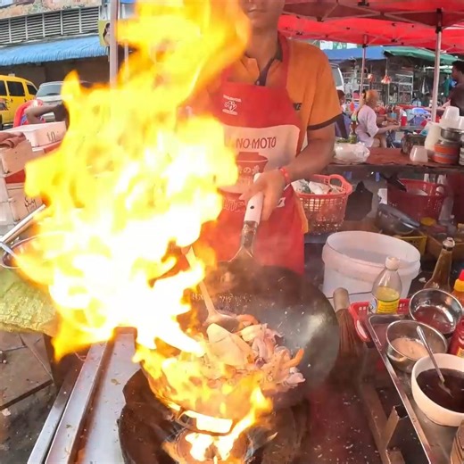 Handsome Chef Fried Seafood Recipe | Khmer Food Tour