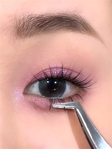 Close-Up Eyeliner Tutorial | Barbie-Style Rhinestone Eye Makeup for Beginners #eyemakeup #shorts