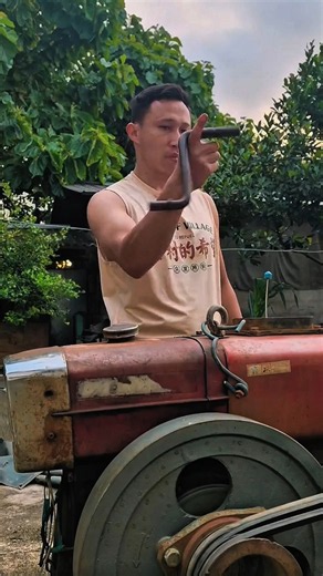 Starting an Old Diesel Engine by Hand! 🔧🔥 | Classic Tractor Engine Start #Shorts