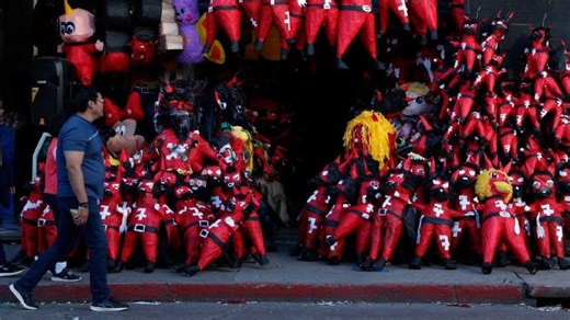 1.9K views · 24 reactions | Piñatas para celebrar la quema del diablo | Chapin TV | Facebook