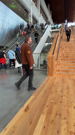 Violin Performance Highlights from Emerald City Comic Con
