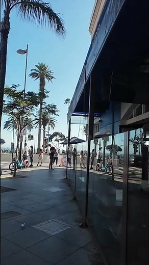 Walking Through Santa Monica’s Famous Pier #SantaMonica #CaliforniaTravel #Shorts
