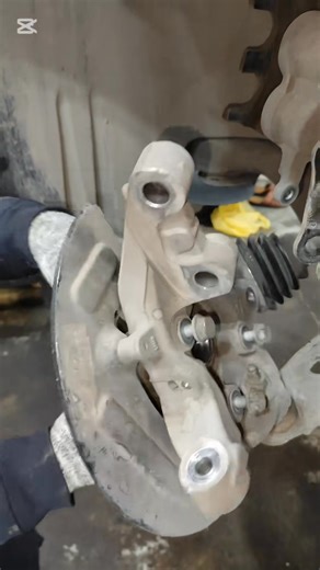 2.1K views | Ford Taurus front Wheel Bearing Sound ⚙ #Bearing #asmr | Atta.auto.technician | Facebook