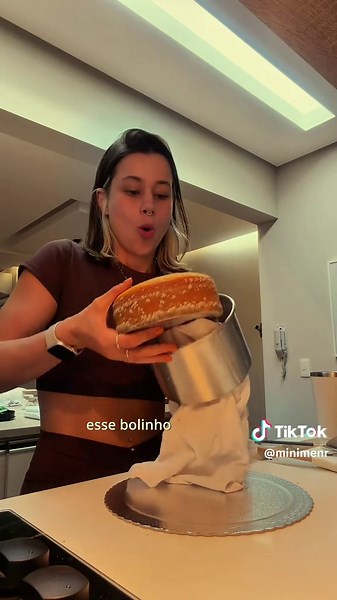 bolo de cenoura 🥕 | How To Bake A Doll Cake