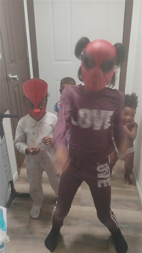 32 reactions · 5 comments | Video from last night with the kids let's go viral..!! 李冀❤️ | Ryan Deanes | Facebook