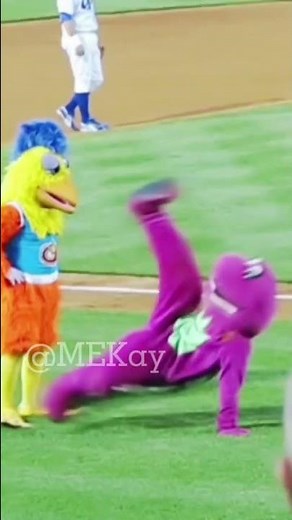 Barney Breakdancing 😨