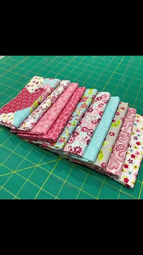 NEW Pretty floral Quilt based on a disappearing 9-Patch block! This lovely lady is available now in my Etsy shop 🩷 She would be a beautiful birthday present or Christmas gift for that special someone! https://www.etsy.com/shop/OxygenFarmQuilts #oxygenfarmquilts #welcometotheoxygenfarm #myinheritedpassion #quilt #quilts #quilting #quilter #quilters #quiltersofinstagram #quiltersoffacebook #quiltersoftiktok #quiltersofpinterest #quiltersofnebraska #handmade #handmadeinnebraska #madeinnebraska #fr