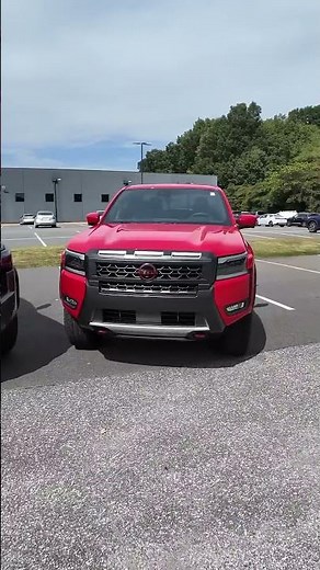 2026 Nissan Frontier PRO4x VS Toyota Tacoma TRD Off-road!