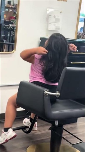 This lil girl made my day lol 🙂‍↔️💟#curlymehair #naturalhair #fypシ #hair #hairtok #fypp #shorts