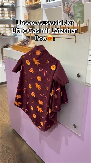 Mit ganz viel Liebe genäht 💕 Unsere limitierte Little Casimir Love Edition – exklusiv bei Baby Kochs! Jedes Lätzchen mit zart gesticktem Herz – ein kleines Detail mit großer Bedeutung. 🤍 Welches ist Euer Lieblings Design? 😍#babykleidung #babykochsloveedition #littlecasimir #lätzchen #love #düsseldorf #kidsfashion #familyconceptstore | Baby Kochs