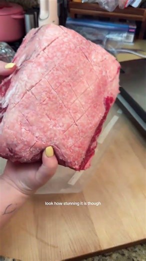 Sous vide Prime Rib 🤌 Take your meat and set it on a wire rack with a tray underneath