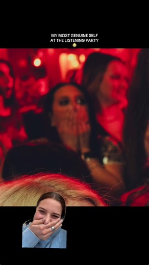 if you don’t react to harry like this we aren’t the same i’m sorry!!!!! i was so locked in my pics from last night are hilarious #harrystyles #kattdo #kissallthetimediscooccasionally #madison #aperture @HSHQ