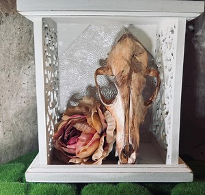 Flowery fox skull