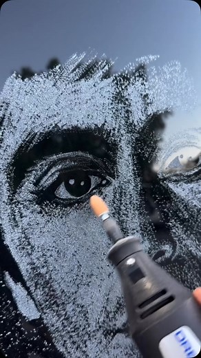 Rob The Original is a Los Angeles-based creative artist and master barber known for his unique hair art and innovative use of various mediums. He transforms hair into a canvas, crafting detailed portraits of famous figures, and also creates art using unconventional materials such as salt, sugar, and money. His groundbreaking approach has gained worldwide recognition. Artist : @robtheoriginal #RobTheOriginal #HairArt #CreativeBarber #InnovativeArtist #HairDesign | Artsyn Esth