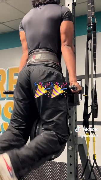 Mastering Weighted Dips for Arm Strength