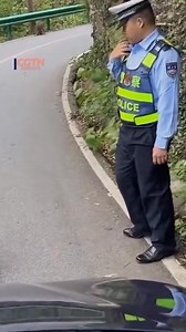 127K views · 110 reactions | Monkey chaos in east China’s Anhui! A troop of playful monkeys took over the road, causing a massive traffic jam and even surrounding and attacking on-duty traffic police. Netizens joke: "Can someone call the police for the police?" #China #Monkey #Attack | CGTNEurope | Facebook