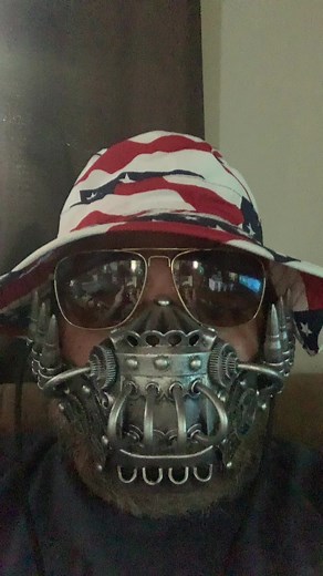 Ryan Freeman (@toothlessguy)’s videos with