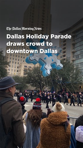 The Dallas Morning News on Instagram: "The Dallas Holiday Parade drew crowds Saturday to the streets of downtown Dallas. The event featured floats, giant balloons, marching bands and more. 🎄🎁 (📹: Ashley Slayton/Audience Development Editor)"
