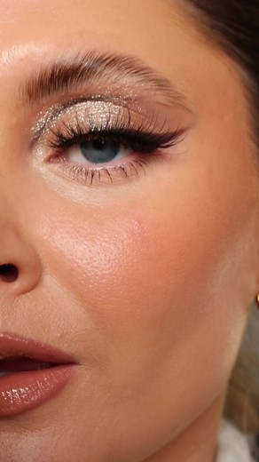 Festive Makeup Tutorial with Glitter Eyeshadow | Chloe Jade Story