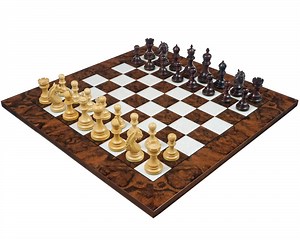 The Luxury Staunton Garvi Rosewood and Walnut Grand Chess Set