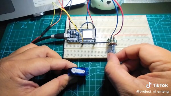 ESP32 - Servo Motor controlled using Potentiometer #fyp #esp32project #esp32 #CapCut #arduinotutorial #colegiodemontalban #ComputerEngineering #bscpe #arduinoproject #arduinoprogramming #arduino #engineering #EngineeringTikTok