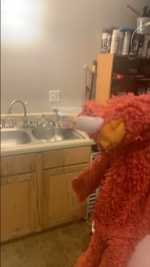 elmo world crayons question