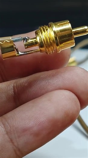 How to Replace a New RCA Male Plug