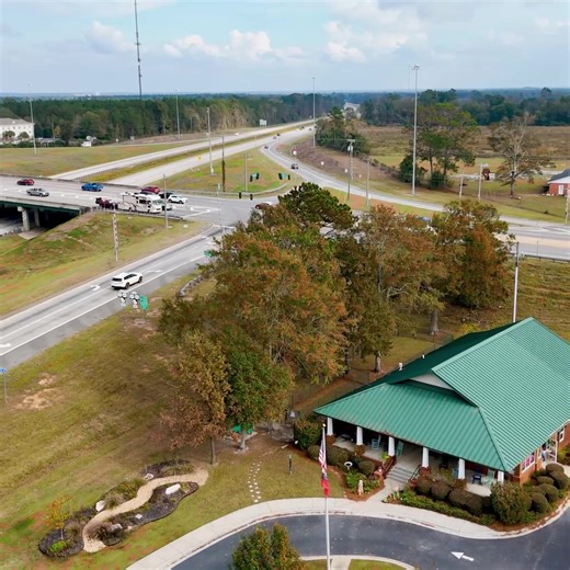 It’s finally Fall, y’all! And the Autumnal fun has only begun in Dublin GA. 🍁🍂🎃 During the season of abundance, our small South Georgia town is full of fall-tastic festivities, including: 🍁All you can eat barbecue and oysters at Hunting for the Cure’s Oyster Pig Roast 🍁Rides, food, and games galore at Dublin Civitan’s Fall Fair 🍁A run for fun and candy during the Pilot Club of Dublin’s Monster Dash 🍁Bowls of meaty goodness and a healthy dose of competition at Downtown Dublin, GA’s Chili C