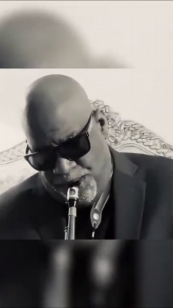 Walter Beasley – Lazy Afternoon (Kenny's Groove) music video (clip)
