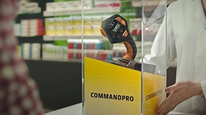 Un joystick qui tombe parfaitement sous la main ? Avec le CommandPRO John Deere, conduire n’a jamais été aussi confortable. | John Deere