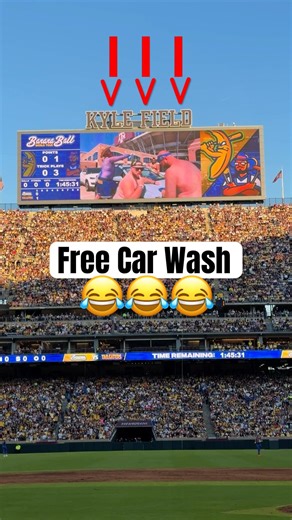 The Mananas gave out free carwashes in the parking lot 😂😂 #shortsfeed#shorts#texas#kylefield#sec