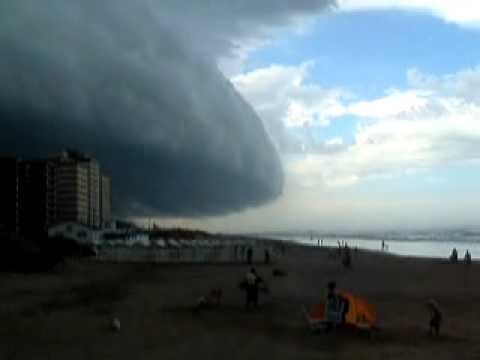 WEIRD SKY PHENOMENON!!!! Scary UFO MotherShip Cloud Formation!! Supercell?