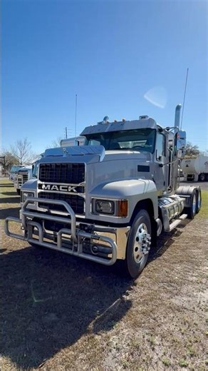 New Mack PI64T Daycab MP8-505hp Silver🔥 Built for Heavy Haul | #mack #mackpower #mackdaycab #semi