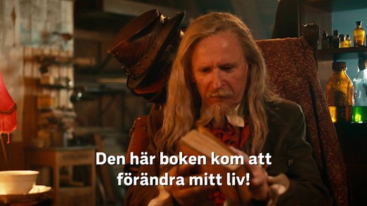 I Selmas saga finns en bok som visar vägen till Tomtens rike! Årets julkalender är ett riktigt magiskt juläventyr – med snö och allt! 😜 | SVT