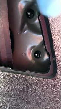 ￼ Kia Sorrento replace brake light ￼
