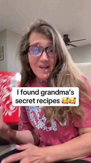 Betty Crocker's Picture Cookbook: Grandma's Secret Recipes Rediscovered