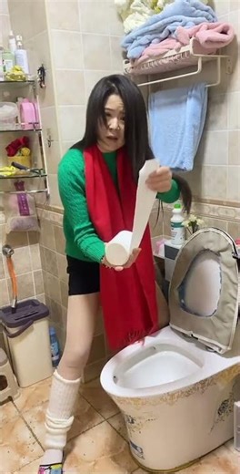 Etiquette for using someone else's toilet#RuralLife #Drama #Viral #ShortVideo