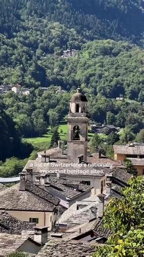 Nestled on the edge of Italy,📍Castasegna in Graubünden is a place where landscape, architecture and tradition quietly intertwine. It's no coincidence that the village holds a place on the Swiss Inventory of Heritage Sites of National Importance (ISOS). Surrounded by centuries-old chestnut forests 🌰, Castasegna was shaped by a culture deeply rooted in the chestnut – once a vital source of food and livelihood for local families. Historic cascine (chestnut drying houses), elegant villas and narro