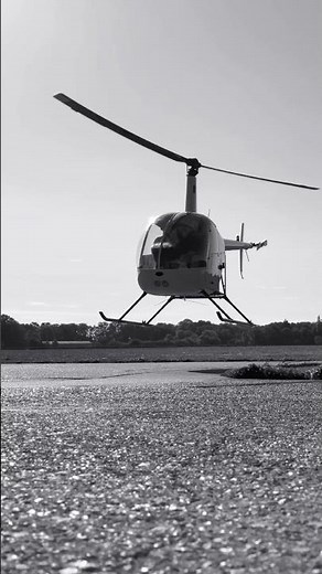Robinson R22 helicopter takeoff #hqaviation #robinsonR22