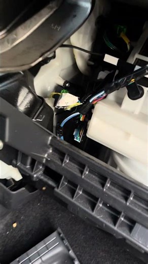 2008 Mitsubishi Outlander temperature computer AC heater climate control module part number 7820A337