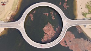 118K views · 4.3K reactions | Conocemos el puente de la #LagunaGarzón en la costa de #Uruguay. Es uno de los puentes más raros y particulares que hemos visto! | Caminando el mundo | Facebook