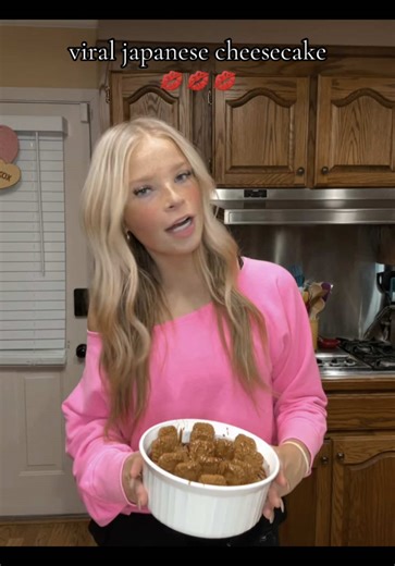 recipe & instructions below!! #baking #foryoupage #jesuslovesyou #easyrecipe #recipes filling- 1 8oz pack of cream cheese 1/2 cup powdered sugar lemon juice, measure w/ your heart 1/2 half & half 1/4 sour cream vanilla, measure w/ your heart 3 tbsps sugar free cheesecake instant jello mix cookie butter, measure w/ your heart toppings- biscoff cookies strawberry preserves cookie butter, melted instructions- whip cream cheese till smooth add in your powdered sugar whip till smooth then add in sour