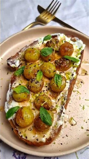 Roasted Grape & Ricotta Toast 🍇 | Home Brunch EP.35