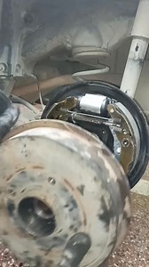 1.4M views · 45K reactions | ‍ كيفية تركيب أحذية الفرامل الخلفية ‍Comment installer les mâchoires de frein arrière | Islam Mécanique | Facebook