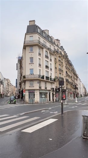 🇫🇷 Paris in the morning feels calm and quiet. The streets are still,except for a bus that passes by —empty, not picking anyone up —and a street sweeper brushing the day awake. It’s a quiet kind of magic, the kind you don’t notice unless you slow down. #paris #france | Paris in Pictures