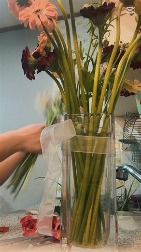 Arranging Flowers Like a Love Letter to Life 💕 #flowertherapy #romanticvibes #softgirl #aesthetic