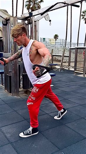 Missing Muscle Beach 😩 My trip fell through this year. I need to go in 2026. Have you ever worked out here? It’s the legendary Muscle Beach gym where the greats like Arnold lifted… Code JON @isatori_inc @musclepharm | Jon Burkey