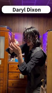 How Daryl Dixon Cracks an Egg 😂 #thewalkingdead #daryldixon