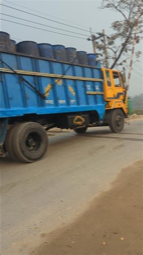 Dangerous Overload oil tank #automobile #railtrack #fashiontrends #trending