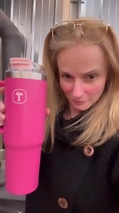 Shooting photos de toutes madames Tupperware qui se respecte : ta face avec ta tasse ! | Melanie Fontaine